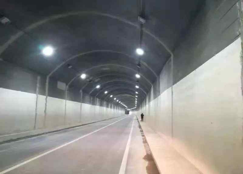 自由街 自由街隧道全线通车