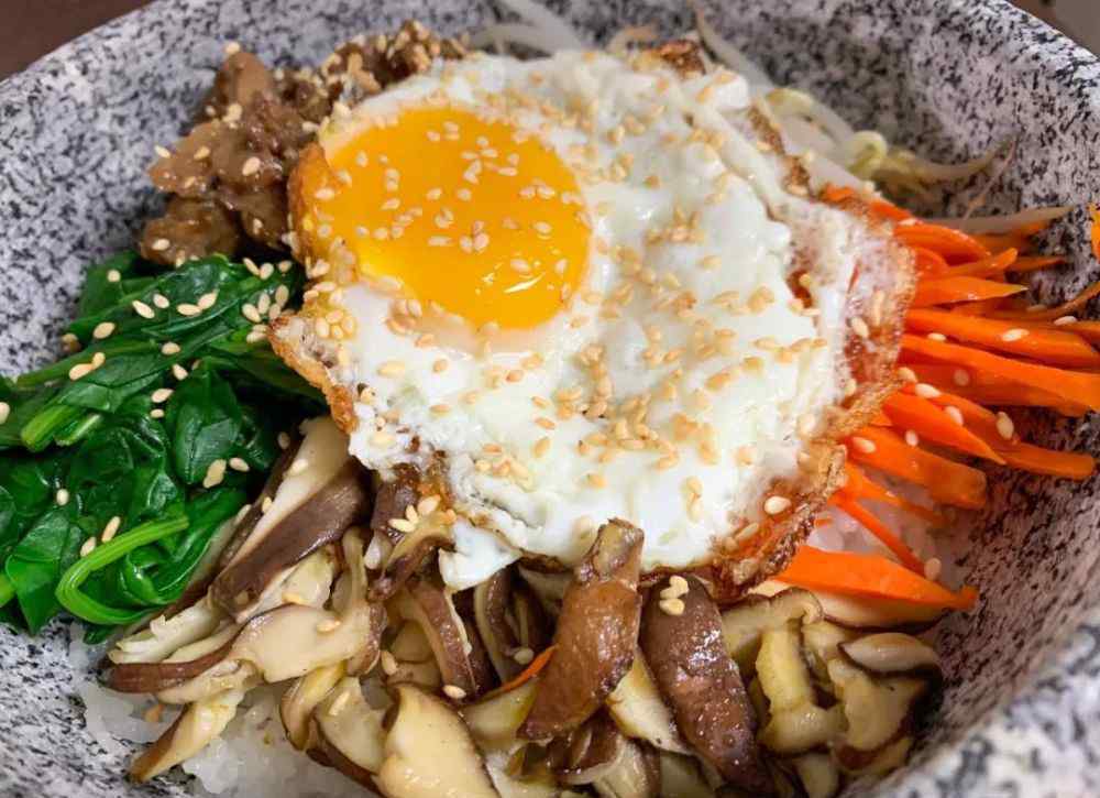 石锅拌饭酱怎么调 石锅拌饭: 韩国腌肉酱辣椒酱怎么做，看这个视频就够了