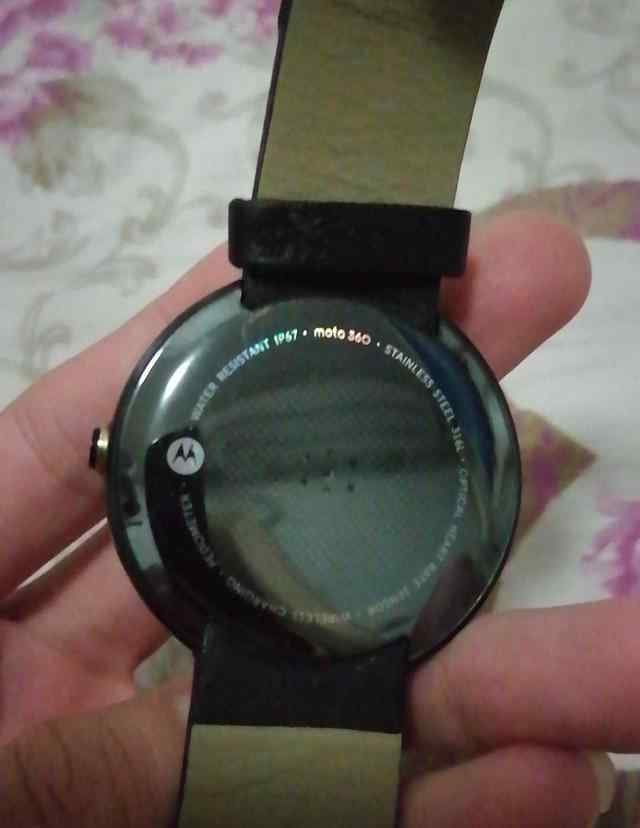 moto360手表 100元捡漏摩托罗拉360，圆形表盘好经典，无奈性能太羸弱