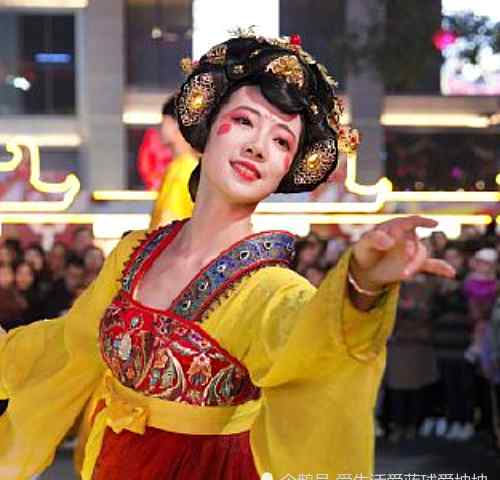 不倒翁为什么不倒 为啥不倒翁小姐姐能不倒？看清她的预防措施，换我也可以文章配图
