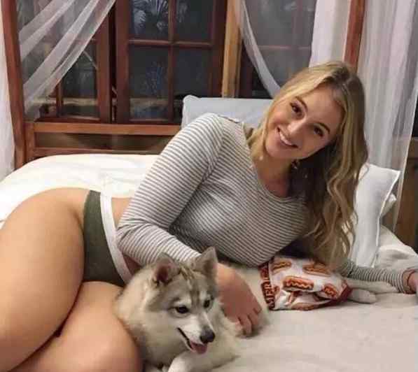 臀部模特 曾因臀部太大被模特界否定，如今被千万粉捧为“女王”，时尚宠儿