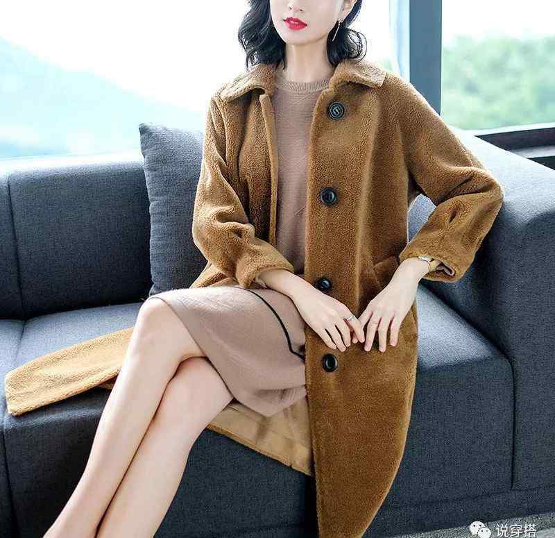羽绒服什么时候打折 难怪专卖店的羽绒服打折都无人买！原来今年流行“羊剪绒”、真美