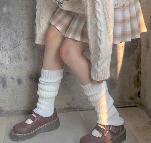 第一次来月经前的征兆 女孩子来“大姨妈”前，身体会有3个预兆，小仙女要细心留意哟！