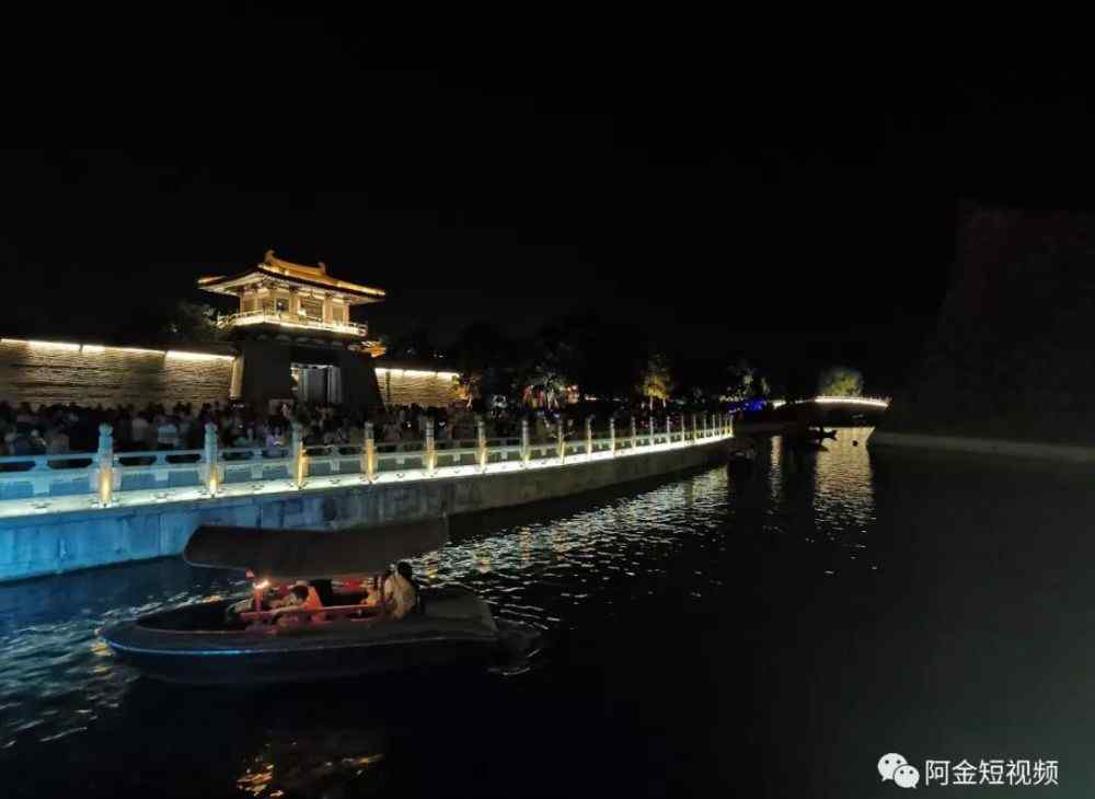 快手搞笑段子视频大全 阿金短视频抖音脚本快手段子剧本台词范例搞笑情侣类