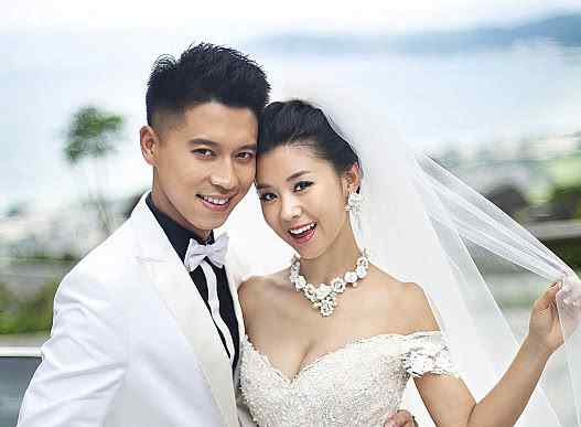 冯巩的女儿为什么姓李 她是冯巩“女儿”，出道18年从不接吻戏，把初吻都给了老公