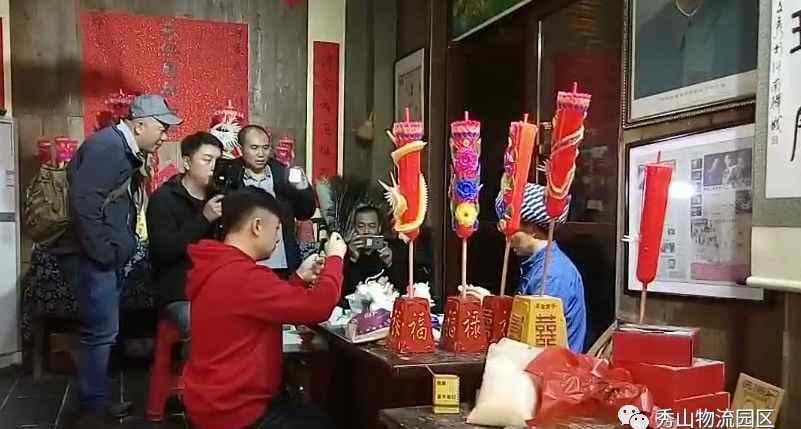 周二毛 秀山微电影城迎来了重庆麻辣明星周二毛