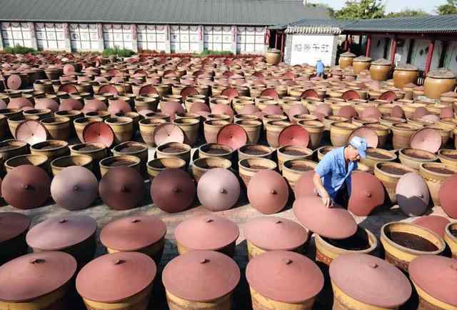 郫县美食 四川郫县：300年来，每一颗“发霉”的蚕豆，都成了他们舌尖的美味
