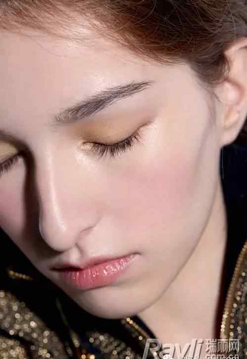 心机彩妆 10个方法激活手头已有的彩妆