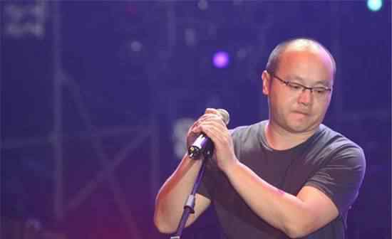 窦唯无地自容 国外音乐人对窦唯的评价 窦唯无地自容现场版