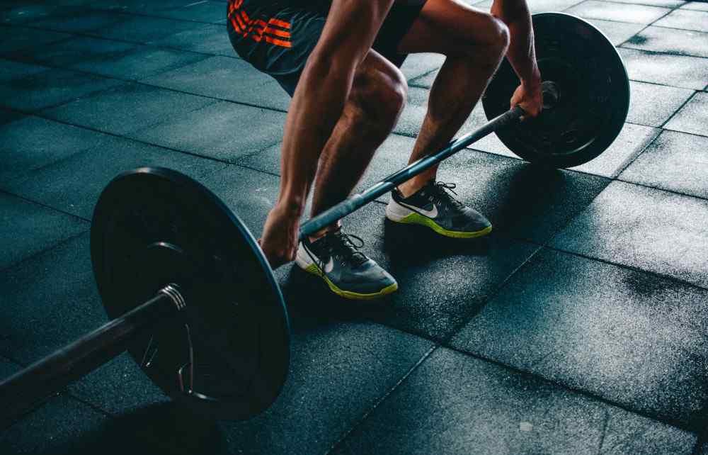 肌肉酸痛隔天还能练吗 健身锻炼后，肌肉酸痛的情况下，还要继续训练吗？