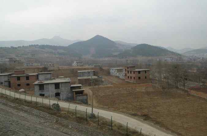 济南风水大师 济南风水培训，好一个催官风水宝地，风水大师王君植在山东寻龙点穴实拍
