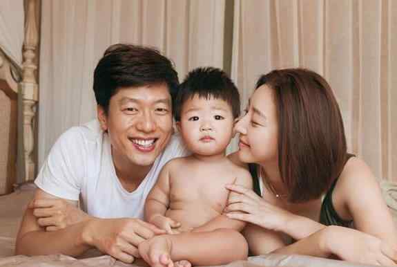 唐一菲和凌潇肃 凌潇肃首谈两段婚姻，因与姚晨离婚受尽情伤曾残忍对待妻子唐一菲