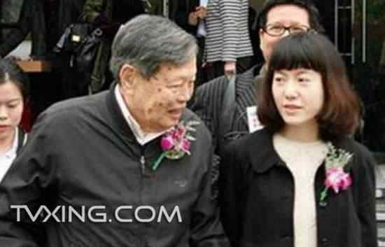 翁帆产下一子 翁帆为杨振宁产下一子