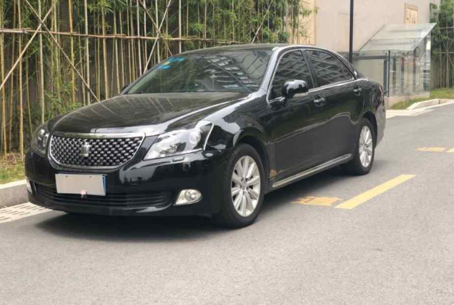 老皇冠汽车 同样10年老车，皇冠为啥就是比A6L贵？