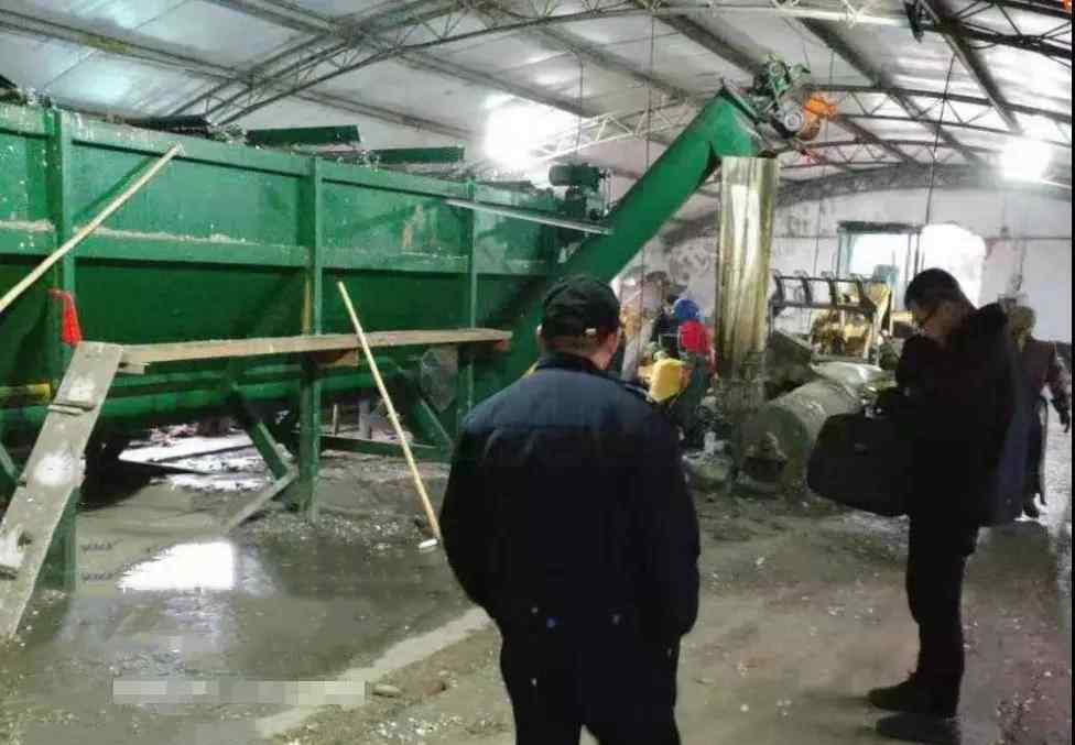 养牛厂 人才 养牛场内惊现造粒车间，塑料厂老板骚操作不断！