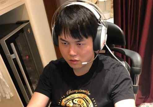 兽王传说 yyf绝活兽王为何被人铭记？阵亡16次不算啥，英雄特质才关键