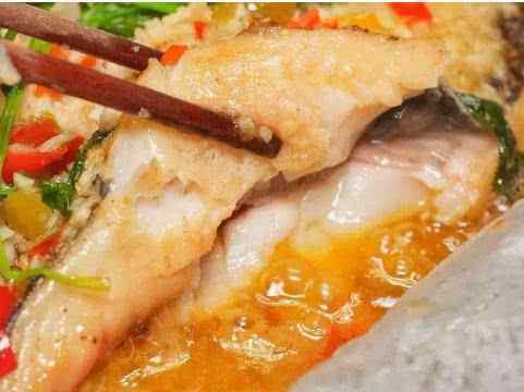 纸包鸡 风味独特的纸包鸡，保持原味，真是大开眼界！