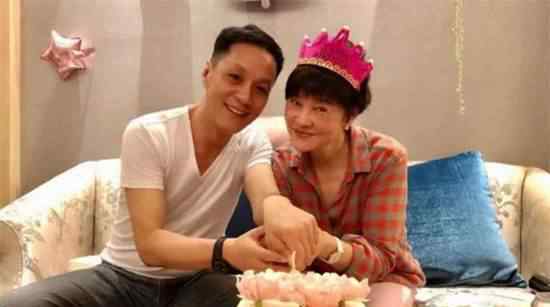 冯远征梁丹妮 冯远征和老婆梁丹妮近照
