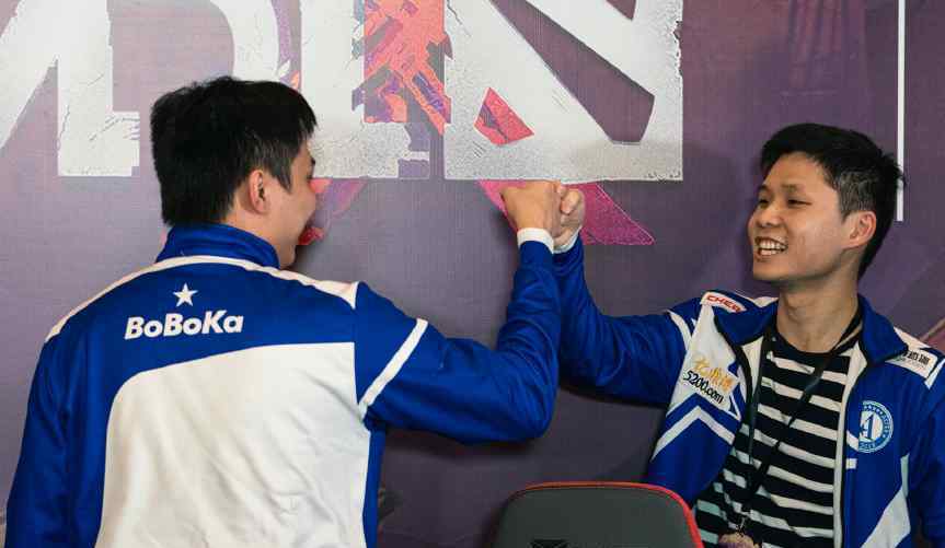 战神7微博 DOTA2：茶队淘汰教练微博接锅，请求网友不要称呼“热水7”