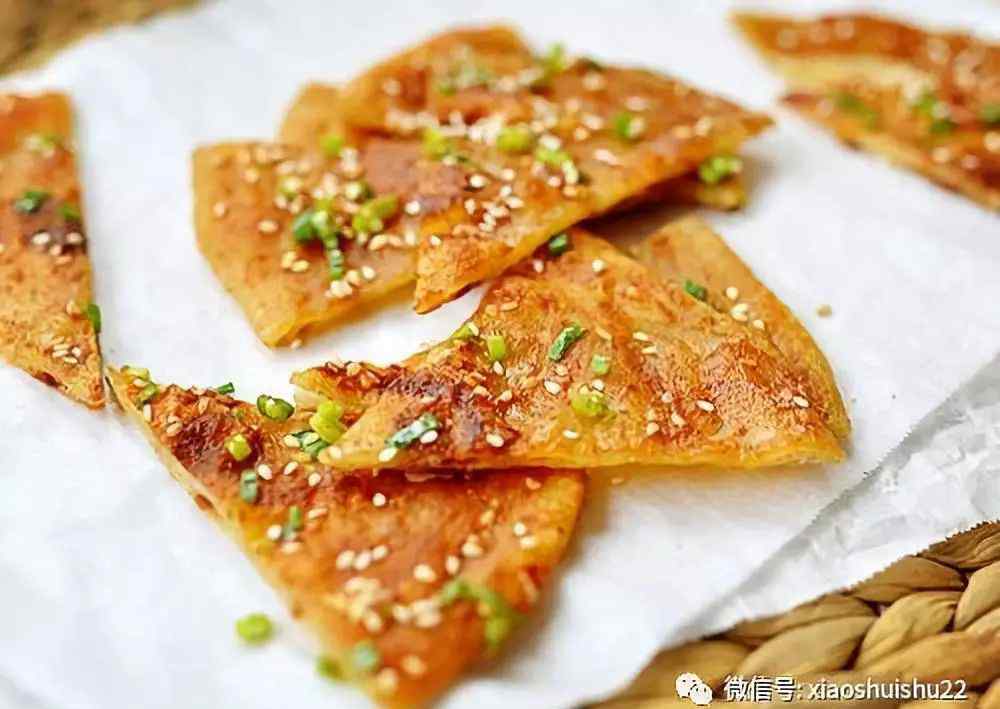 早餐饼的做法大全家常 街头小吃酱香饼的家常做法，外酥里嫩，酱香诱人，最适合孩子早餐