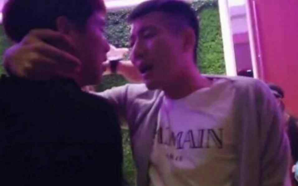 比亚迪老板两个老婆 中超大恶人秦升，生活中却是个好人？自己节俭开比亚迪，妻子却开豪车