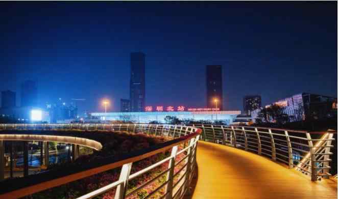 深圳高铁站在哪里 深圳距高铁站最近的公园，设施齐全，还有独特空中走廊