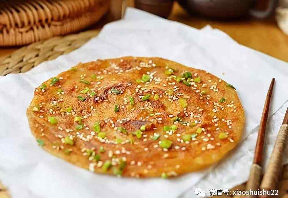 早餐饼的做法大全家常 街头小吃酱香饼的家常做法，外酥里嫩，酱香诱人，最适合孩子早餐