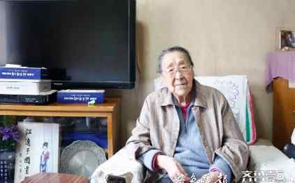孔子嫡孙 孔子第77代嫡孙女孔德懋看到这些老照片，格外亲切