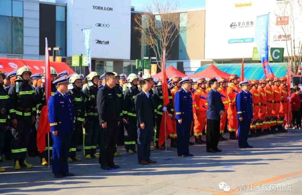 长阳奥特莱斯 数十名消防员到长阳奥特莱斯，原来是发生了这件大事