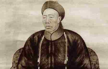 李莲英是谁 李莲英怎么死的 墓中只见头颅和长辫子