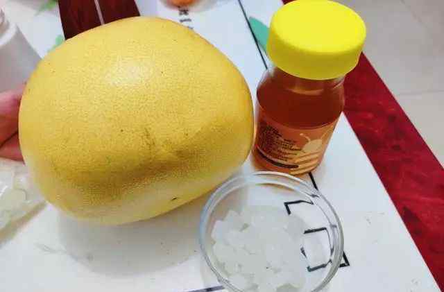自制蜂蜜柚子茶 自制蜂蜜柚子茶了解一下！这下柚子皮也不浪费了