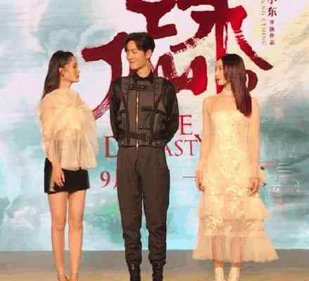 丝袜腿 李沁的“丝袜腿”火了，双腿细嫩光滑，网友：被天使吻过