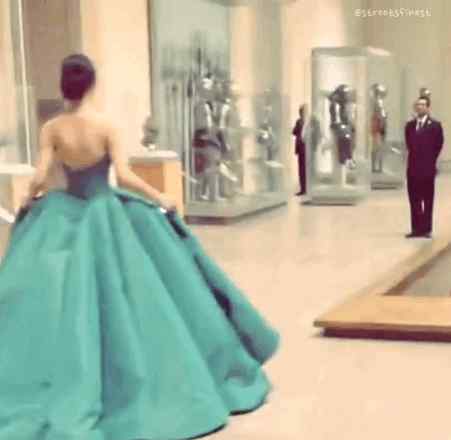 芭比之灰姑娘中文版 那个为你变出童话公主小裙子的Zac Posen，倒闭了