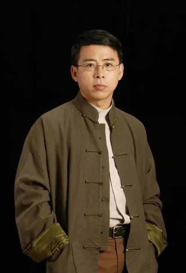 中央电视台主持人阿丘 主持人阿丘被曝遭央视封杀，官方认证出面辟谣