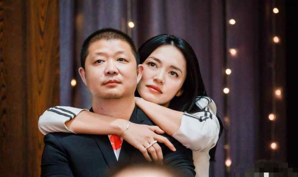 姚晨结婚照 反击凌潇肃？姚晨庆祝结婚七周年晒夫妻甜蜜合照