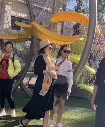 章子怡的新浪微博 章子怡悄赴加州待产！“天价产子费用”曝光