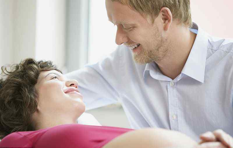 孕妇为什么胸口中间痛 孕期身体这3处出现“疼痛”，不用担心，说明胎儿发育的好