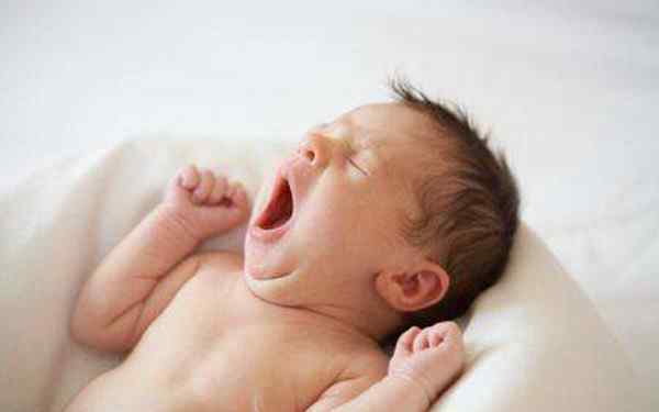 张嘴睡觉怎么纠正 宝宝张嘴睡觉的危害 宝宝张嘴睡觉怎么纠正