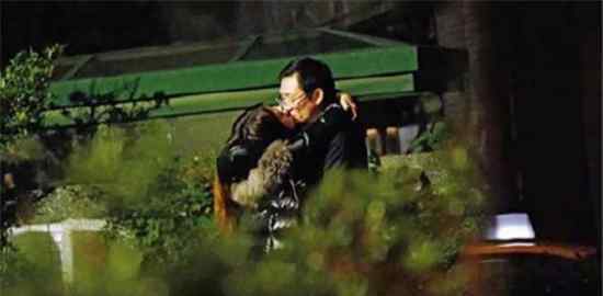 陈绮贞男友 陈绮贞与新男友街吻，原本是场浪漫的爱情，却不知对方是已婚男？