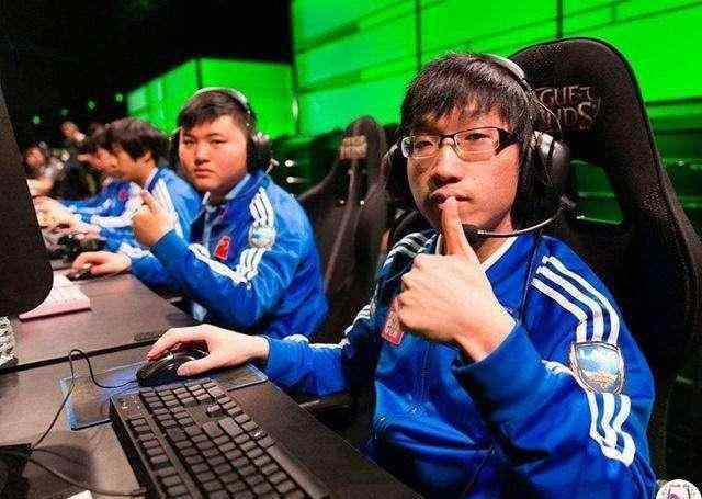 tabe泄密 Tabe也敢要？RNG这个骚操作亮瞎了！那卢姥爷不考虑下？