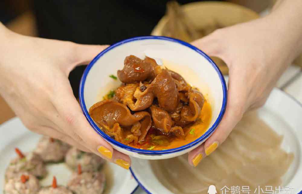 红口袋绿口袋有人怕有人爱 长沙的红口袋和绿口袋，有人怕也有人爱。品味长沙，与你“湘”遇！
