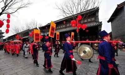火锅是谁发明的 一个是知府，一个是叫花子，到底谁是重庆火锅发明者