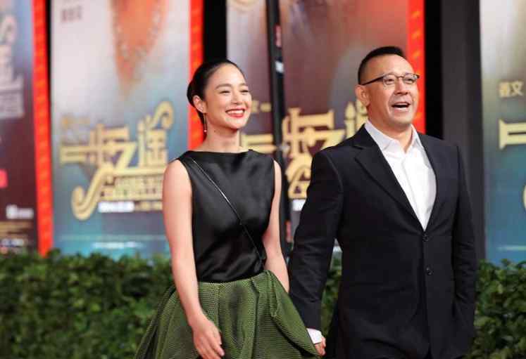 姜文的前妻 看看姜文前妻女儿，再看姜文现妻儿子，网友：差距真是太大了