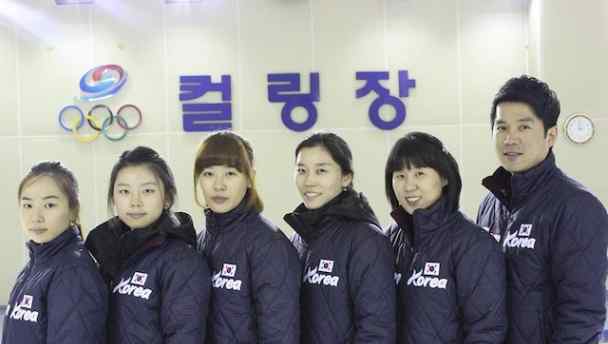 中国女子冰壶队 韩国女子冰壶队员照片，2017中国女子冰壶队五名队员资料详情