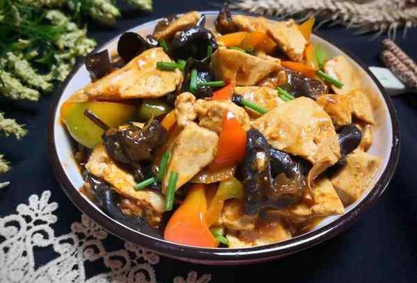木耳炒豆腐 豆腐木耳怎么炒？木耳提前做1步，脆爽下饭还补钙