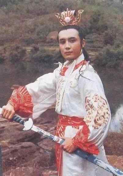 高玉良扮演者白龙马 王伯昭晒出演白龙马剧照，感慨万千！戏份少片酬却是全剧组最高？