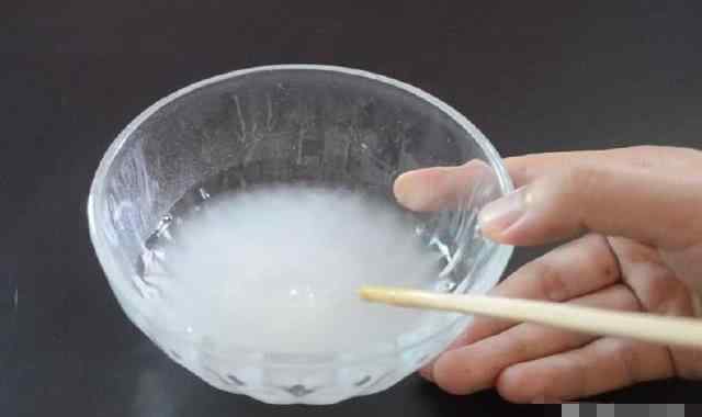 苏打和碱有什么区别 碱和小苏打有什么区别？看了这个你就懂了
