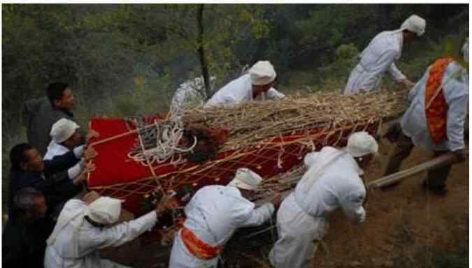 给老人买寿衣忌讳 为什么说老人忌81岁死，老人81岁去世子女变穷要讨饭是什么说法