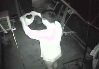 男人穿女人内衣内裤图片 男子偷穿邻居女式内衣，男人穿女人内衣是什么病？男子偷穿邻居女式内衣，男人穿女人内衣是什么病？文章配图