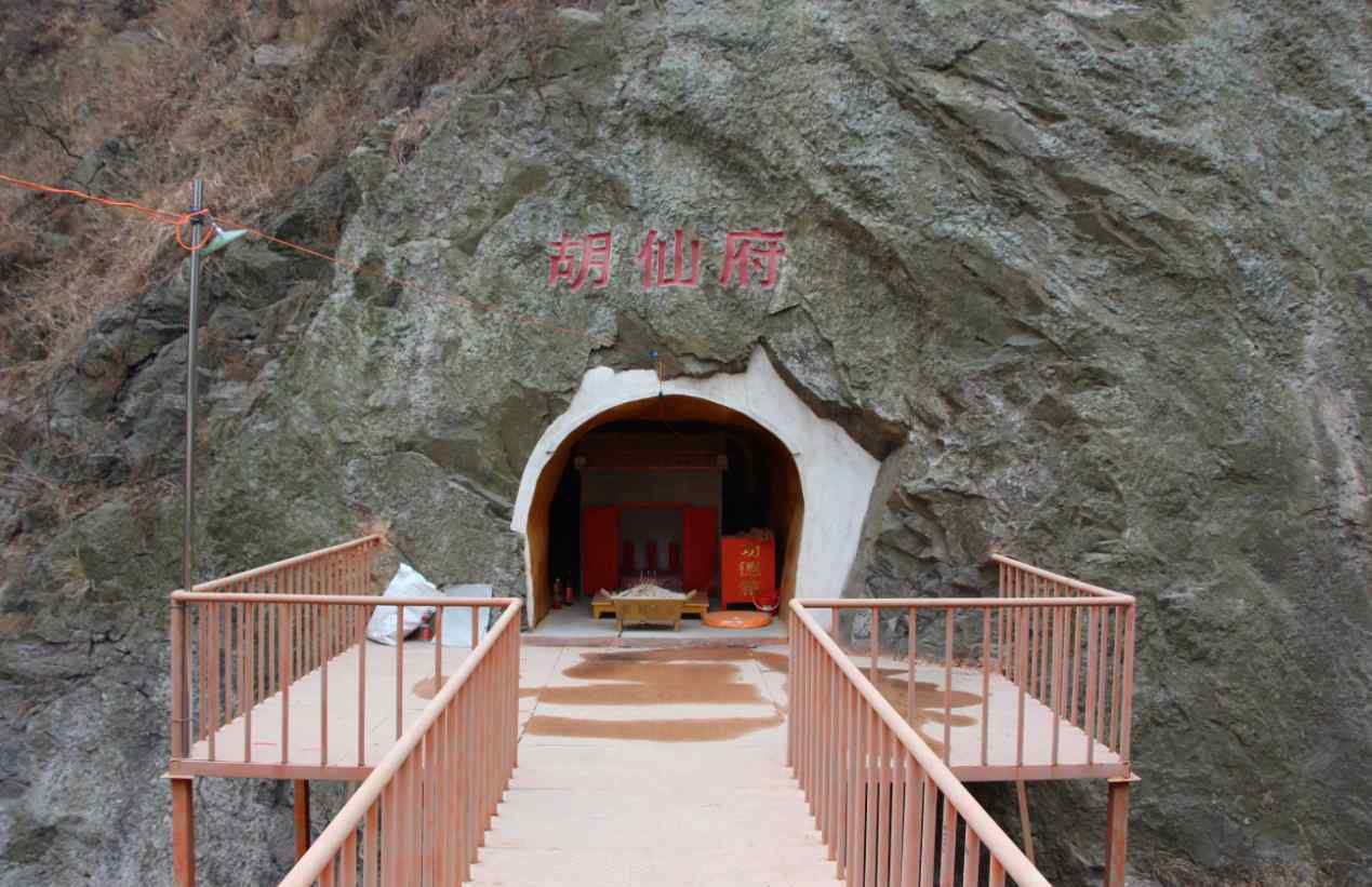 胡仙 胡三太爷庙在青岛哪里，胡三太爷和胡仙爷谁大